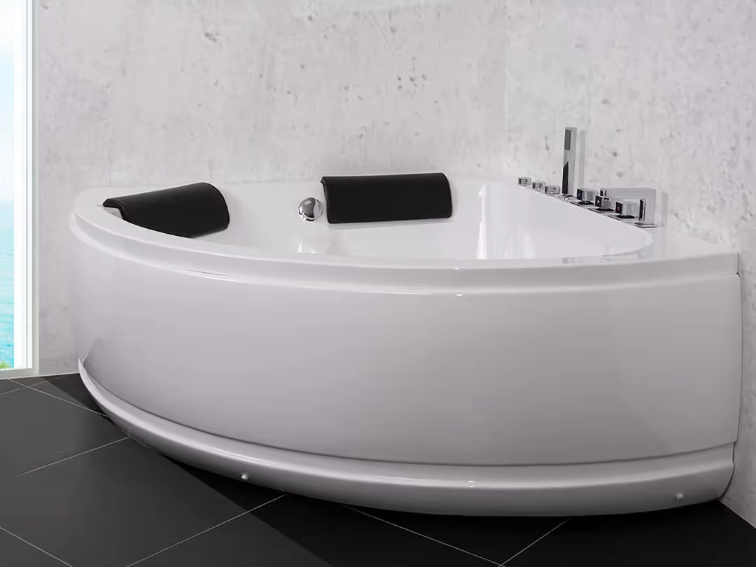 1012 Deco indespa 153 cm, vestredrejet i badeværelsesmiljø. | SPA Kompagniet