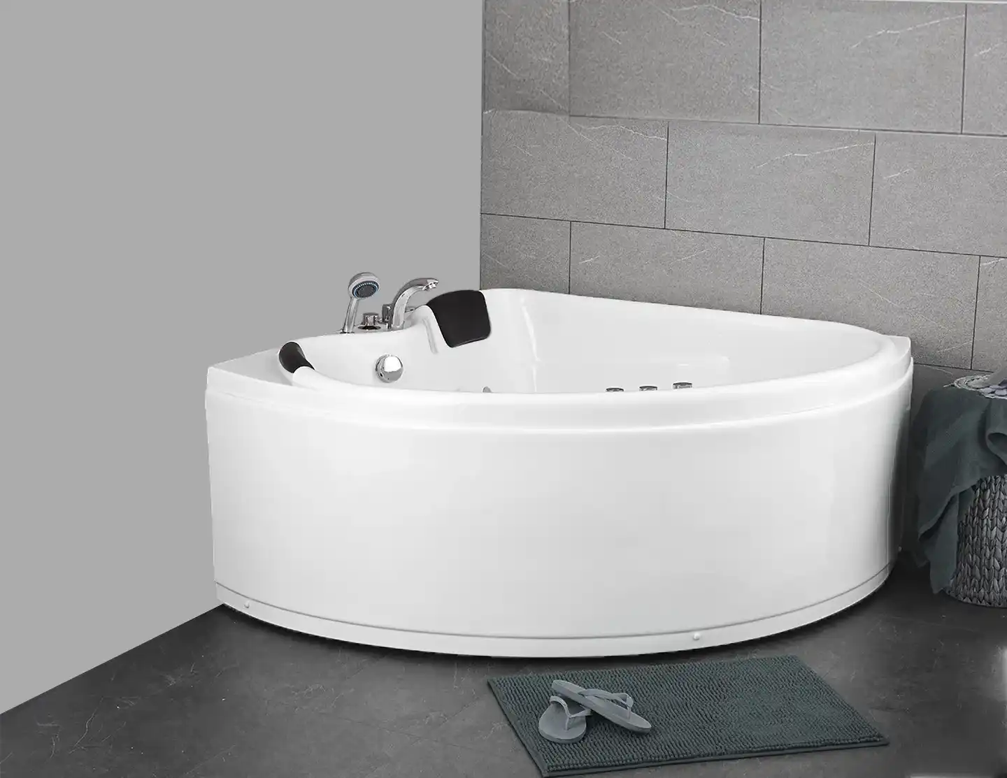 Classic indespa 1030, 150 cm venstredrejet i et badeværelsesmiljø. | SPA Kompagniet.