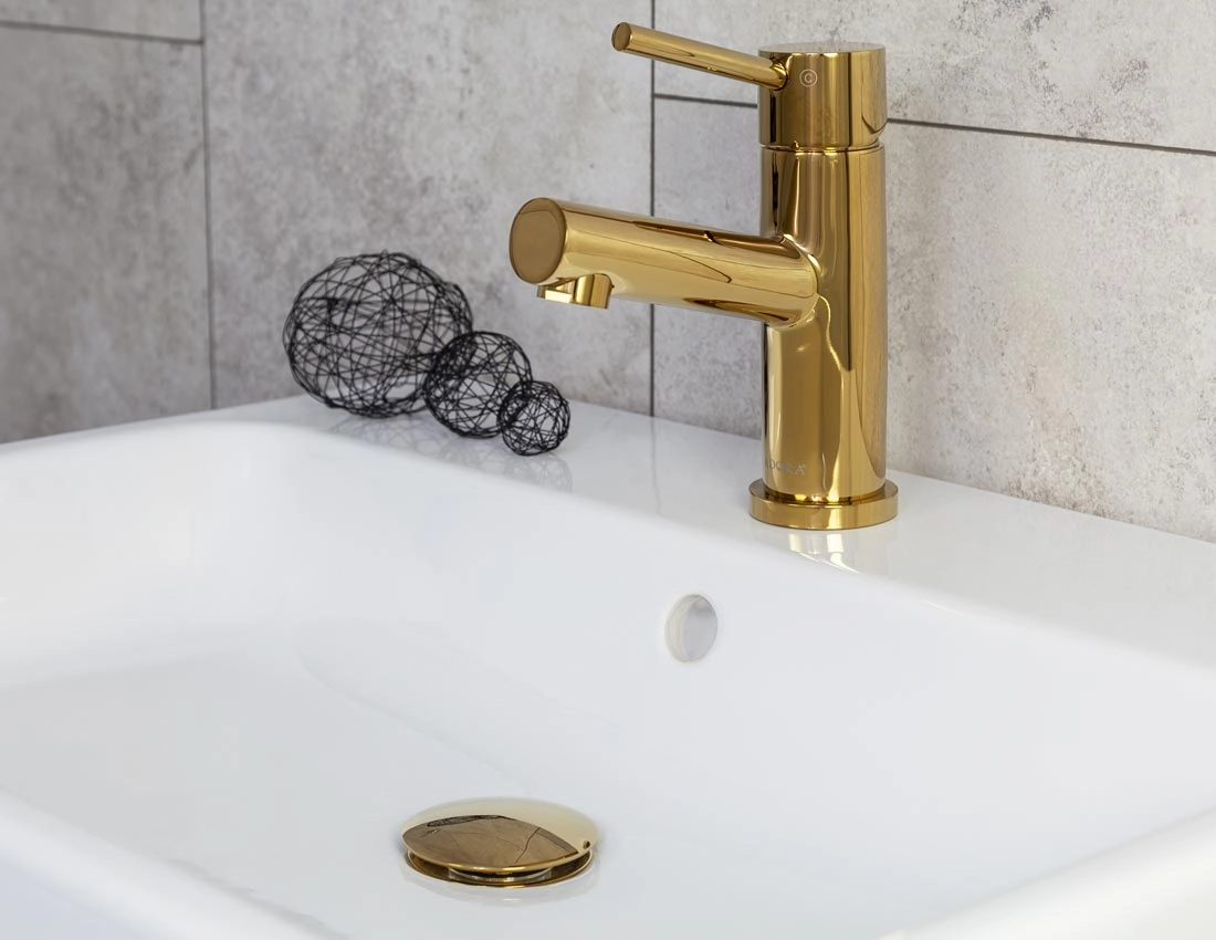 5766 Nostalgi vandhane i guld med tilsvarende bundprop. Monteret. Fra SPA Kompagniet.