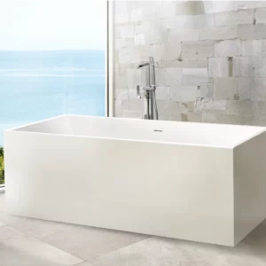 Badia hvidt RockSolid stenbadekar, 170 cm. i et badeværelsesmiljø. Fra SPA Kompagniet.