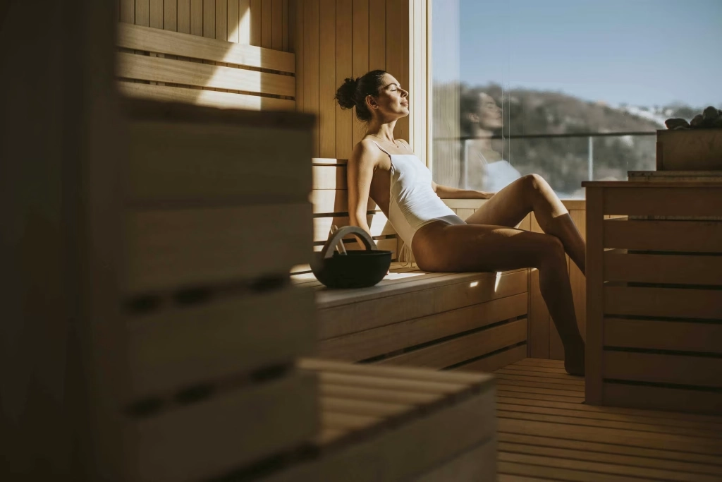 Udendørs sauna som giver en autentisk wellnessoplevelse