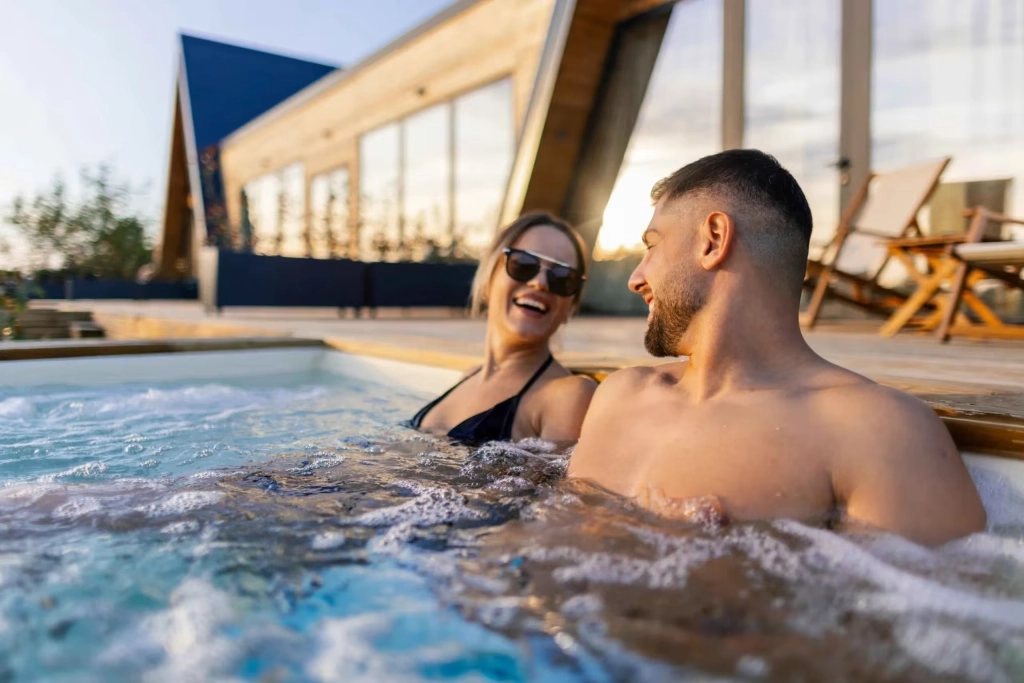 Udendørs spa tilpasset udlejning | SPA Kompagniet